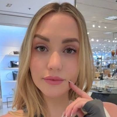 emily65022's profile picture. Your front -row seat to Mia Malkova's tour 🩶fan- Booking.|Daily highlight & booking info ✉️ click below to Book/DM, Book.