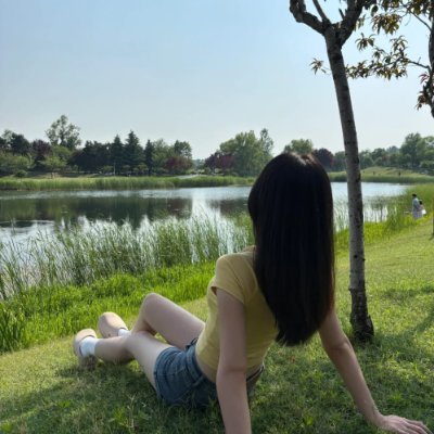 eriys15222163's profile picture. 조용한 꽃, 아름다움으로 시끄러워지다