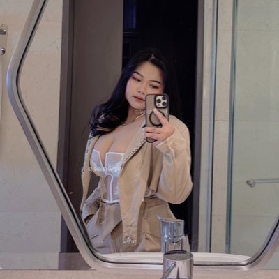 diwidiwsy's profile picture. sorry. this account is for business purposes only, not for casual introductions.