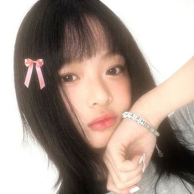 eyyzzzziii's profile picture. z & biancs