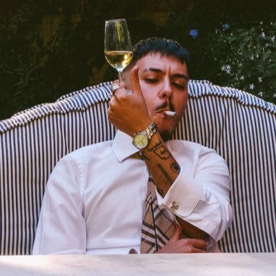 iharrier2's profile picture. Preacher. Esperanza Aguirre me llamó “podemita”. 😮‍💨 No exactamente en ese orden. quattro13 🎾