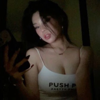 anni8l's profile picture. I want to be calm .