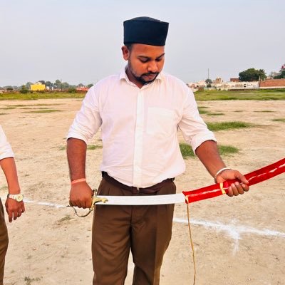 Bhagwatrss's profile picture. 👑Mrudesh🔥
(мσм+Dad❤️My world💝)
🎂  2 फरवरी
👑हिंदुत्व
(💝LOVE yoų  बांके बिहारी जी💕)
❤️ ट्यूटर Lover
(🙏Respect Gi