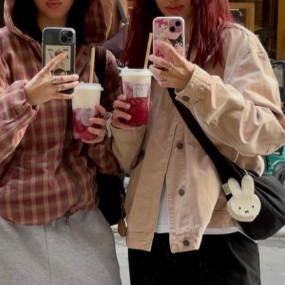 shkomorebi's profile picture. Trust men or get red hair