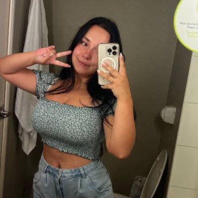 sansmithu6's profile picture. 