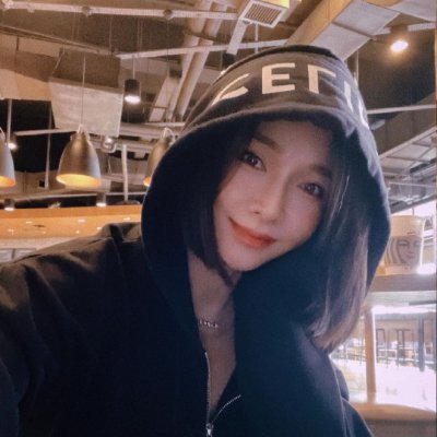 Lucy897865's profile picture. Currently residing in Cali, USA 🌴☀️ 
Loyal fans of the MLB and NFL
Food lover | Fitness enthusiast
Plan a trip to every city in the U.S.🇺🇸
