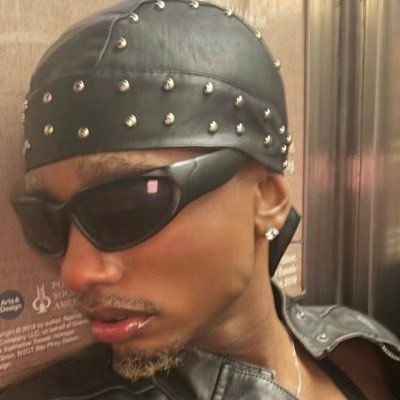 yung5head's profile picture. LOVE YOURSELF NO MATTER WHAT