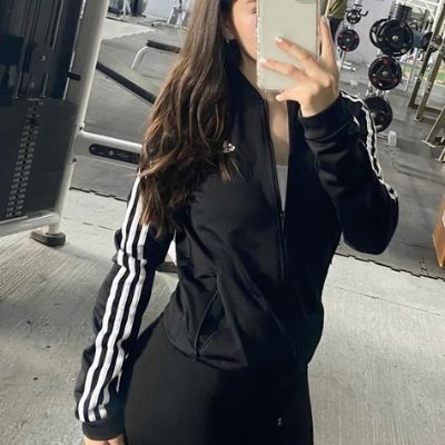 Rose54645's profile picture. 🌍 Travel Enthusiast ✈️🎨 Creative Spirit 🏃‍♀️ Fitness Buff🎶 Music 📚