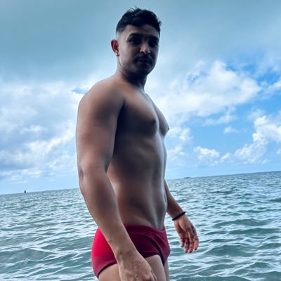 reputasao's profile picture. and, baby, that’s show business for you ❤️‍🔥