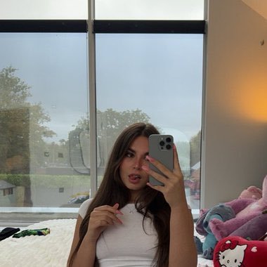 trina556's profile picture. Ready too mingle