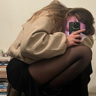 aisu25090914's profile picture. eww