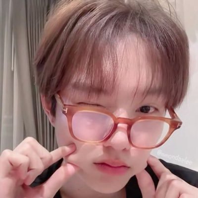 Molly__32's profile picture. Kengnamping