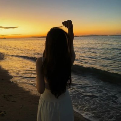 Twilight39Glow's profile picture. Growth is facing storms alone and still choosing to smile.