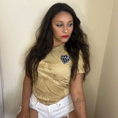 gabs_pf's profile picture. • A woman like the sun should always stay bright. ✨ Be Lilith. Never Eve. 🥀 • 📖 • Sentimento de amor sincero ao alvinegro •