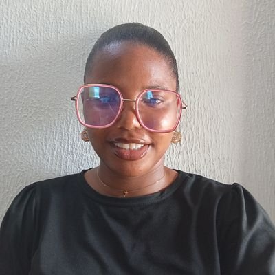 Funmi_layo8's profile picture. Stop-Scroll Content, Media and Growth Strategist • I help brands build in Public through visual storytelling • Building engagement one post at a time 💫✨