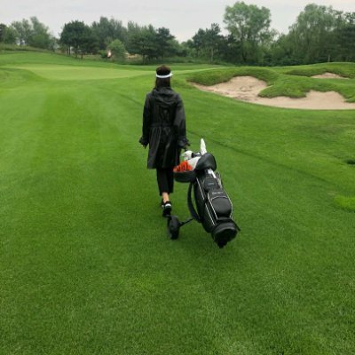 madkqkkle's profile picture. 저는 대만 타이베이의 여성으로, 여행을 사랑합니다. 태국, 말레이시아, 싱가포르를 방문한 경험이 있습니다. 다음에는 한국의 경복궁과 제주도를 가고 싶습니다.