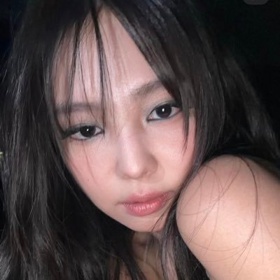 lalisasproperty's profile picture. fan account