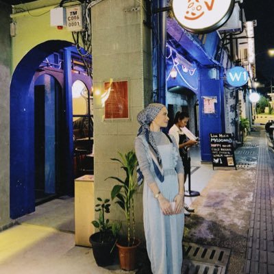 dinabtrsyiaa's profile picture. let go and let god