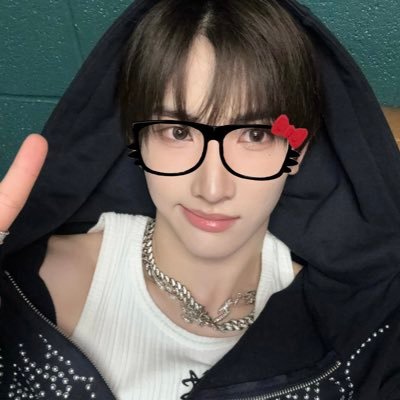 seeunoomf's profile picture. president of &cortikers ^^ 🐾🎀