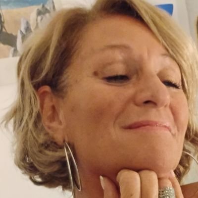 StufaMarcia1's profile picture. La mia parte emiliana considera l'Euro e l'Unione Europea RUSCO. La mia parte ligure invece li considera RUMENTA.