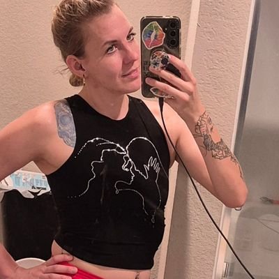C3rTiFi3dVamp's profile picture. Love me or hate me either way I'm on your mind 💋🫦