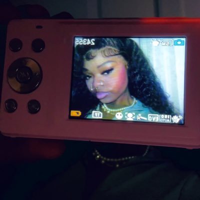 auttynxtdoor's profile picture. pretty ,  just leave me alone .