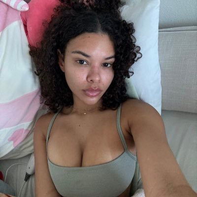 liasliarfanpage's profile picture. Only fan page