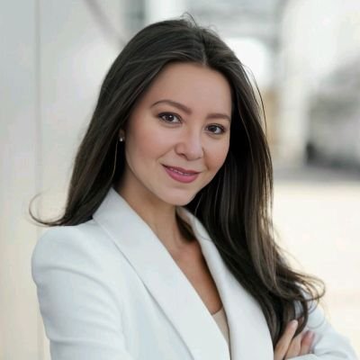 isela_mr's profile picture. La política es mi hobbie pero todo se relaciona con el marketing. Eres una marca y puedes crecer o no, los datos son mis amigos.