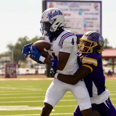 DamunAllen24's profile picture. 6’3 190 Defensive back @bluedragonsfb (Hutchcc)🐉 NCAAID #2401200050 C/o ‘26 @bluedragonsfb @bokeyfootball Alum ‘24