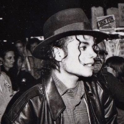 INVINCIBLE043's profile picture. Michael Jackson Forever 👑❤️
Hwang Yeji 예지 🌹😾
#MichaelMovie out on APRIL 24, 2026