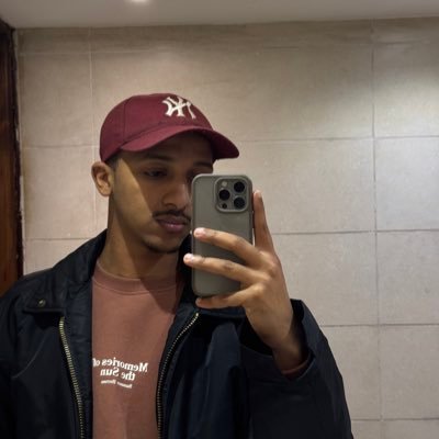 GalalAlaa_'s profile picture. Nubian, UI Designer at @tremolo0, Cameraman, بحب الشاي بلبن وريال مدريد