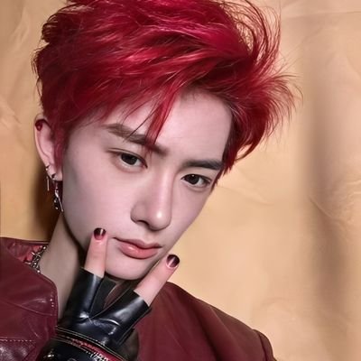 AlySisiXiaoAA's profile picture. 80% #Cpop chinese idol 20% korean idol 
#TOP登陆少年 #RED #A2O_MAY #WangZihao #ZhangJunhao #YuYuhan #CEGBOYSandGIRLS #ADD男团 #XFireCamp #EXO #RedVelvet #NouerA