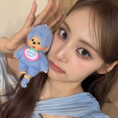 zindorifims's profile picture. head jinsoul stan