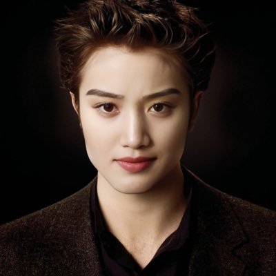 yzuxiao's profile picture. “Her refinement doth lilt into shadowplay painted masks thus vitreous of eternity presence singing blithely.” ꫂ➟ #LoveInTheClouds, #GaXi, and #WhenIMeetTheMoon.