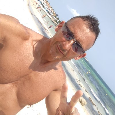 DarrenFitnessUK's profile picture. Live Love Laugh