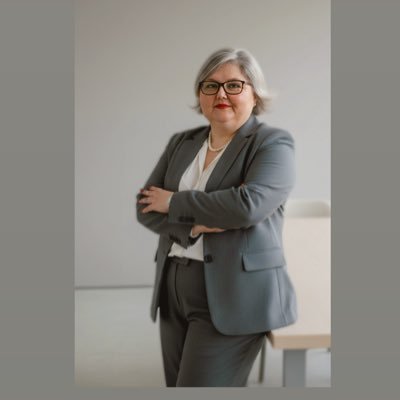 Mervillacv's profile picture. ⚜️ Docente transformación digital y tutora TFM MBAs | Marketing Digital | IAs | Innovación I+D+i | Biotecnología| Máster Internacional RRHH en Valencia, ☀️🌴🌊