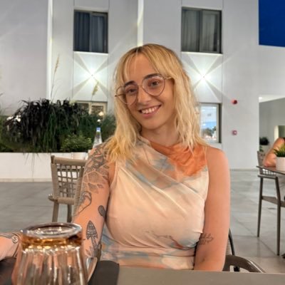 caitlinxlouise_'s profile picture. long story short, i survived🤍