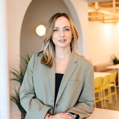 MarionFlex's profile picture. Innovation Engineer & @maplrco @mia_innovation co-founder. From 🇫🇷 To 🇨🇦 @duchessFr member & @MontrealJUG Leader #womenintech #developpeuse 🌎Tech loveuse