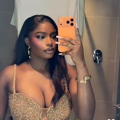 @NosyQue