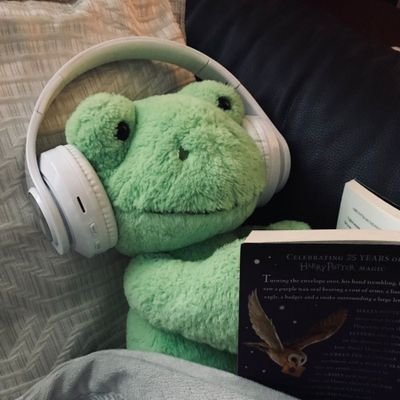 hywalla1210's profile picture. 구독계인것같지만구독계아님