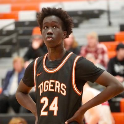 Hon_Lual_'s profile picture. Class of 2028| Guard/Wing| Tech Highschool (MN)| 6’4| Cell: 320-237-2883|