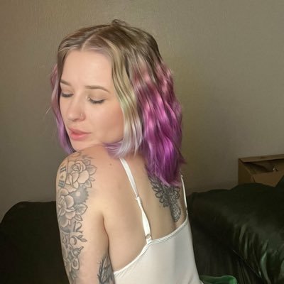NatashaRos98351's profile picture. I'm new here guys Nice meeting you 💞🤭 kindly follow me and let's mingle 😍