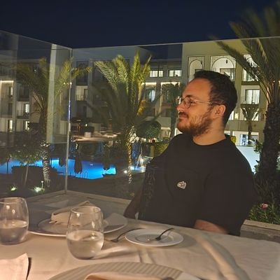 Elhabto's profile picture. Twitter? I barely know her