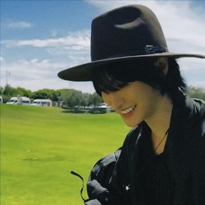 butchwaa's profile picture. 