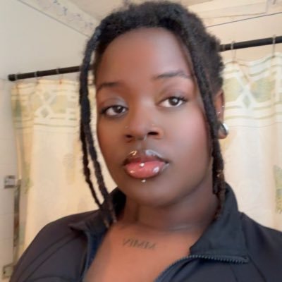 papascoochieria's profile picture. 21!