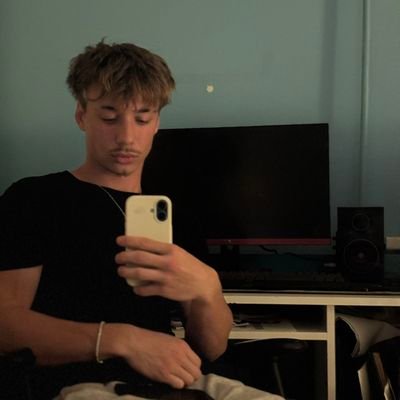 ylolyfe's profile picture. self improvement. business. health.