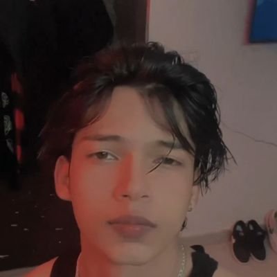 zepiht's profile picture. pro box record 9-0
silver gloves 119 ibs🥇
125 ibs🥇
amateur record 42-12 27 ko's