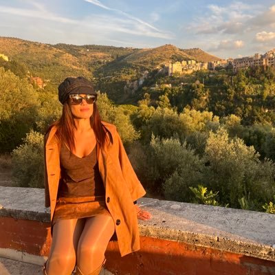 DieguitaD10S's profile picture. #forzaNapoli prima di tutto. Riconosco un solo #D10S. “Yo soy o blanco o negro, gris no voy a ser en mi vida”