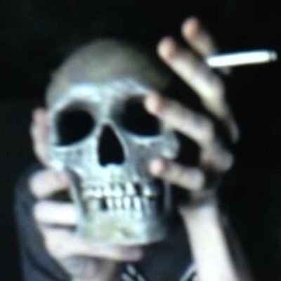 revlz2016's profile picture. revlz2016 on all socials | 17 | he/him | bi | competitive wz player