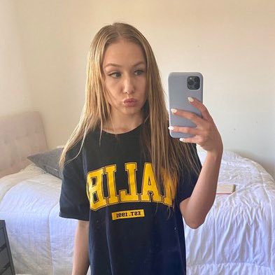 AlishaCrst74112's profile picture. communication and fun